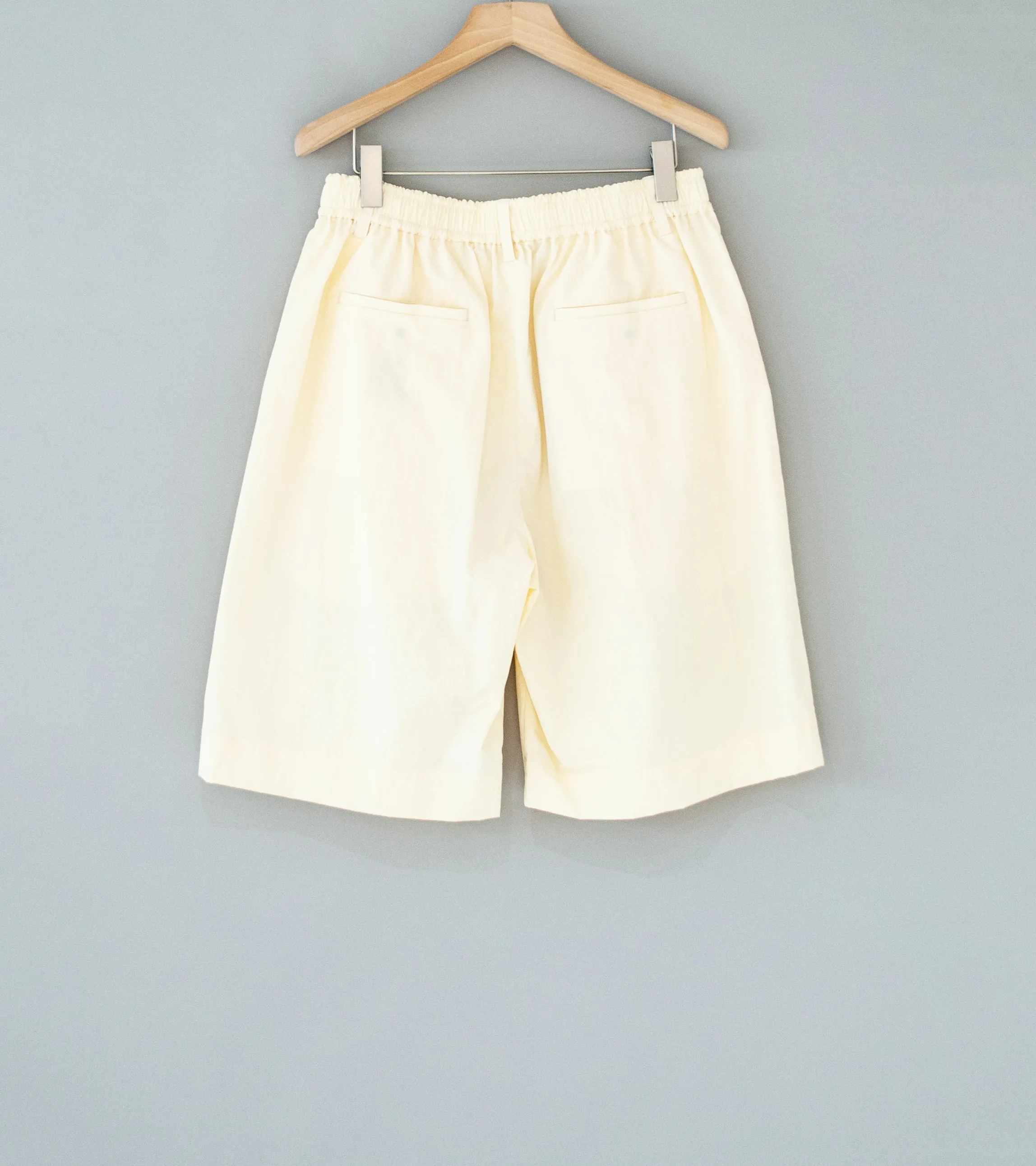 Stein 'Windbreaker Wide Easy Shorts' (Off White)